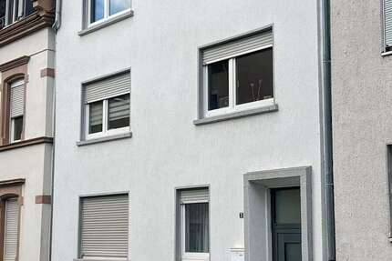 Haus Pirmasens - 7 Zimmer, 226 m&sup2;, 275.000&euro; | Angebot:23428135