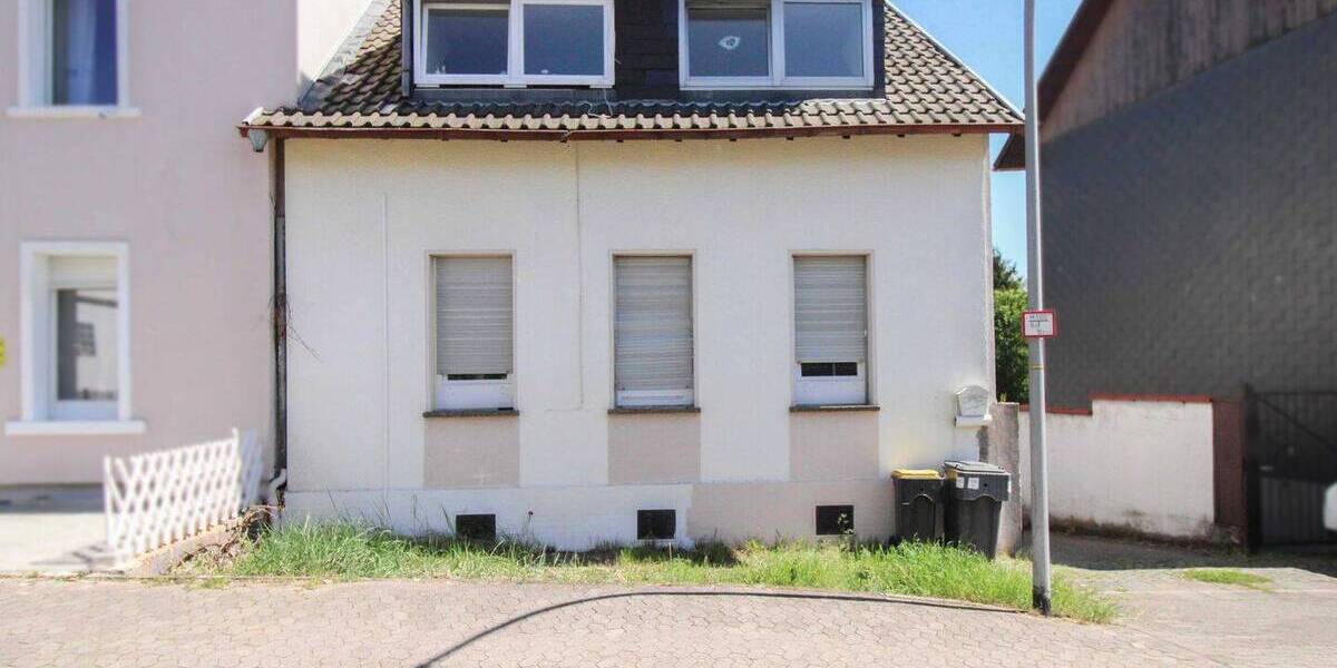 Einfamilienhaus Saarbrücken Burbach - 7 Zimmer, 148 m&sup2;, 230.000&euro; | Angebot:26920563