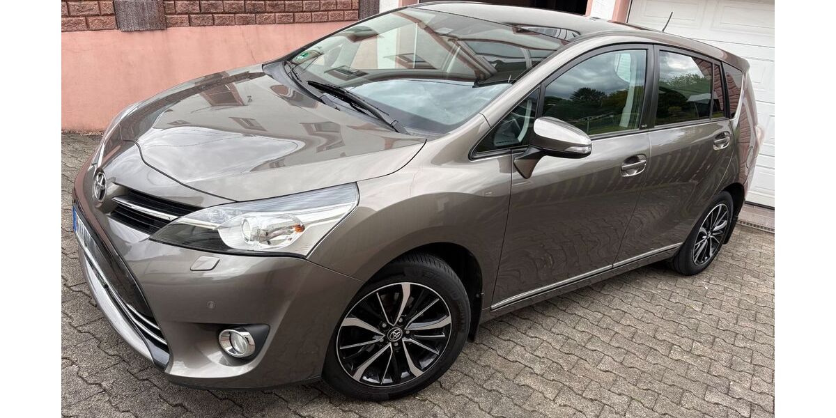 Toyota Verso 204.000 km 7.800 &euro; Oberthal 66649