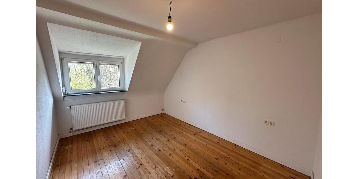 Dachgeschoßwohnung Saarbrücken Malstatt - 2 Zimmer, 71 m&sup2;, 695&euro; | Angebot:25174970