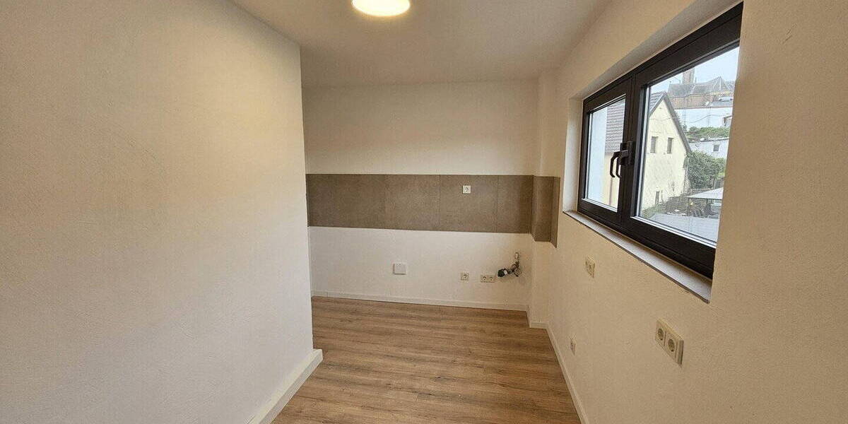 Etagenwohnung Schiffweiler - 3 Zimmer, 61 m&sup2;, 650&euro; | Angebot:26627743