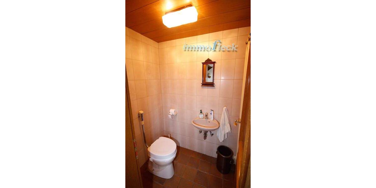 Doppelhaushälfte Bexbach - 9 Zimmer, 213 m&sup2;, 298.000&euro; | Angebot:25664167