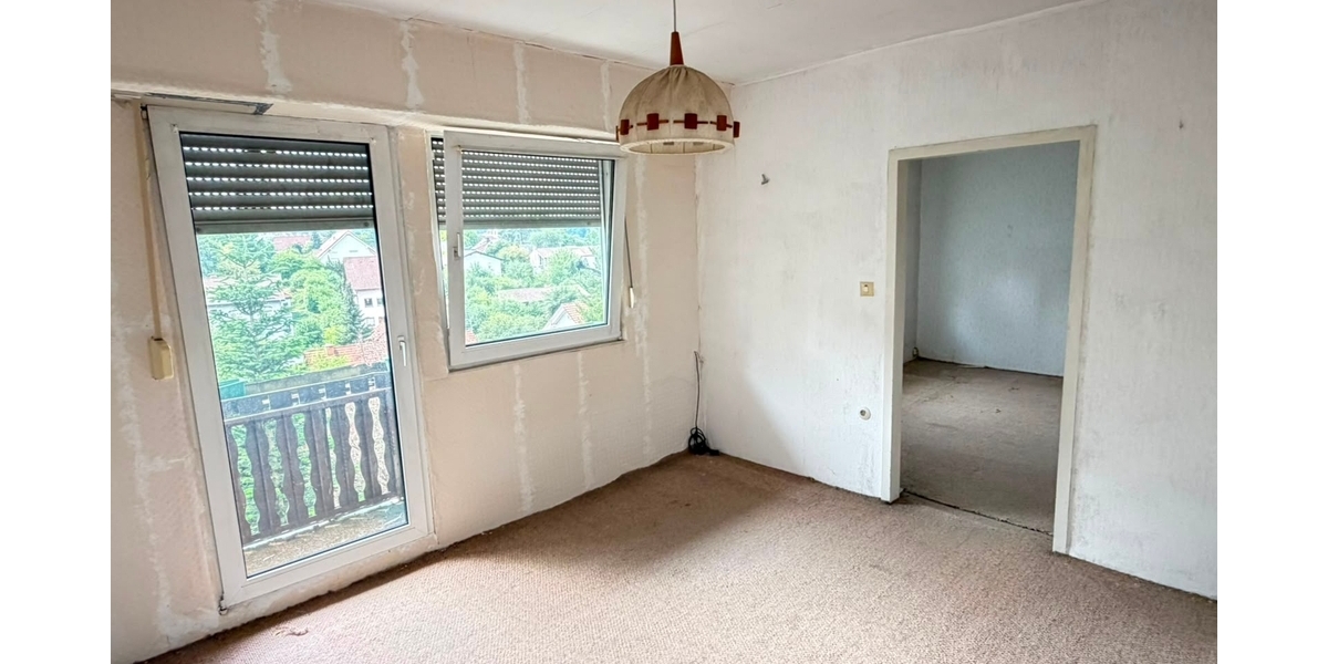 Potenzialstarkes Sanierungsobjekt: Freistehendes Ein- oder Zweifamilienhaus in Waldfischbach - Zweifamilienhaus Waldfischbach-Burgalben Rheinland-Pfalz | Angebot:27178787