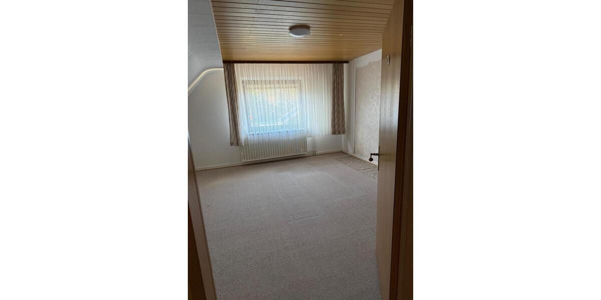 Etagenwohnung Schiffweiler - 2 Zimmer, 80 m&sup2;, 720&euro; | Angebot:25979101