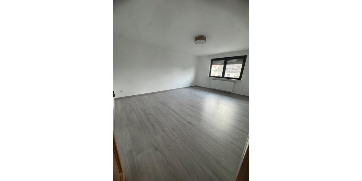 Etagenwohnung Heusweiler - 4 Zimmer, 90 m&sup2;, 750&euro; | Angebot:26613884