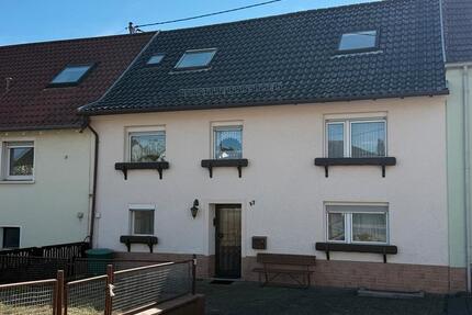 Haus Illingen - 12 Zimmer, 180 m&sup2;, 240.000&euro; | Angebot:27505621
