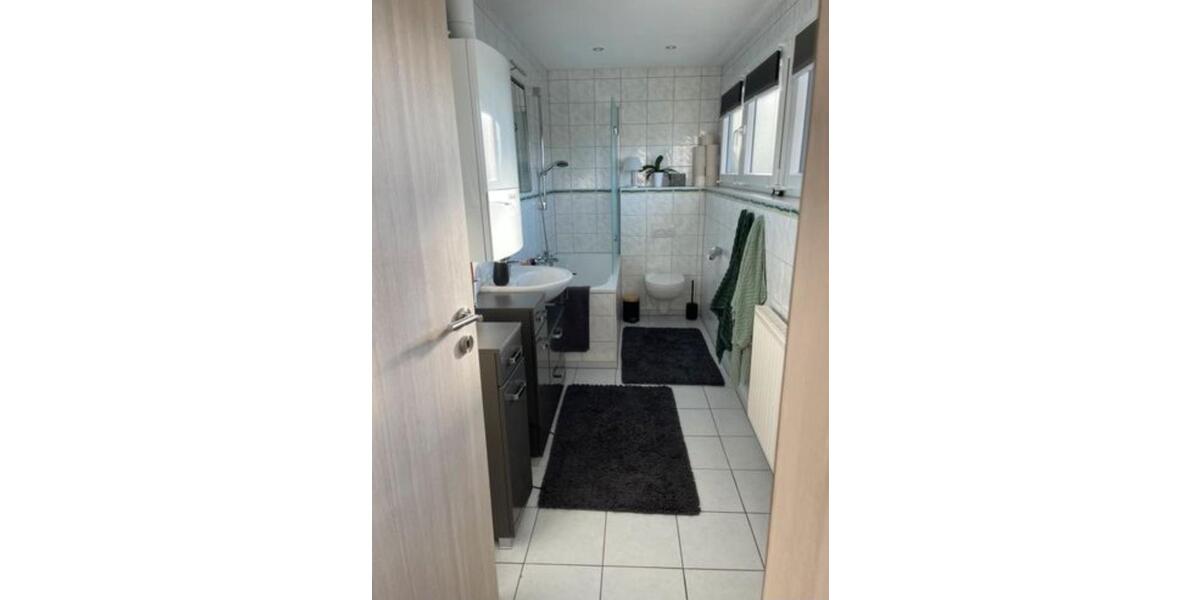 Dachgeschoßwohnung Homburg - 4 Zimmer, 110 m&sup2;, 950&euro; | Angebot:25989372