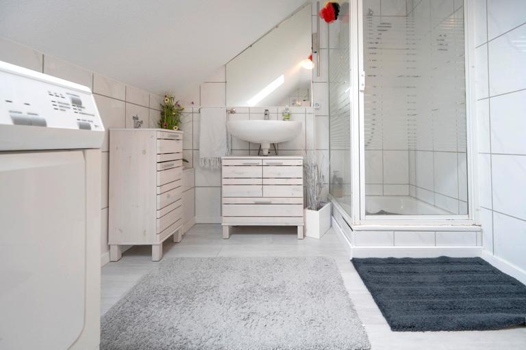 Dachgeschoßwohnung Steinwenden - 3 Zimmer, 70 m&sup2;, 1.150&euro; | Angebot:24845445