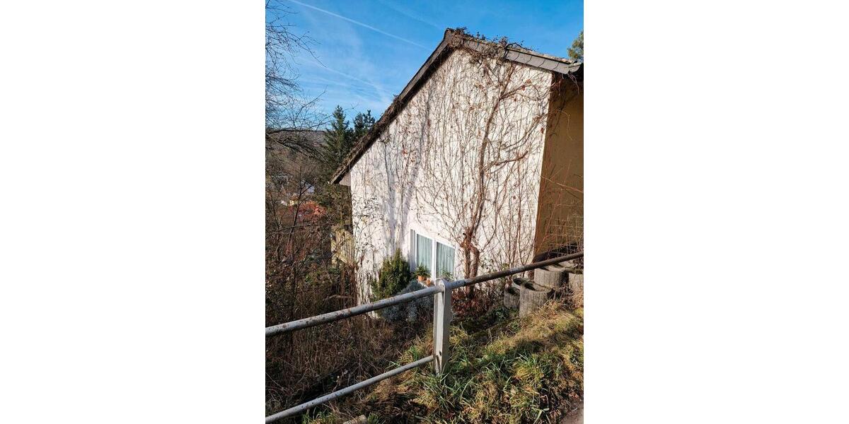 Einfamilienhaus Saarbrücken Malstatt - 6 Zimmer, 130 m&sup2;, 199.000&euro; | Angebot:24559740
