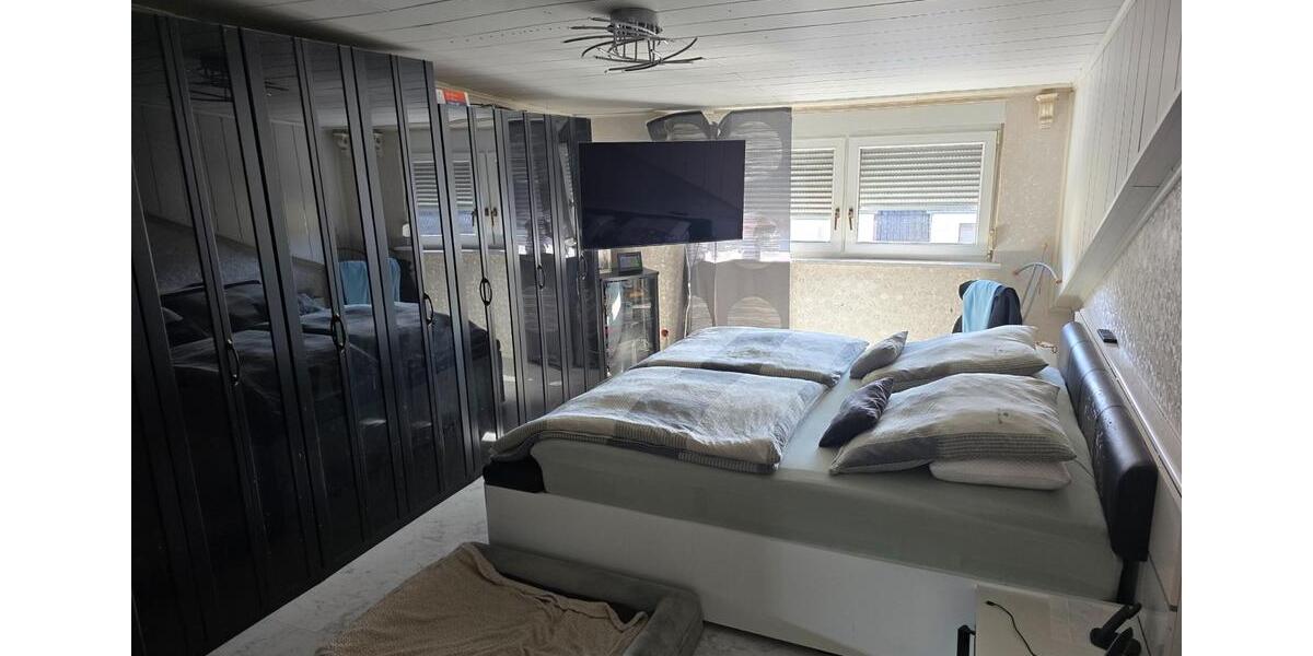 Etagenwohnung Saarbrücken Brebach-Fechingen - 8 Zimmer, 285 m&sup2;, 395.000&euro; | Angebot:24586426