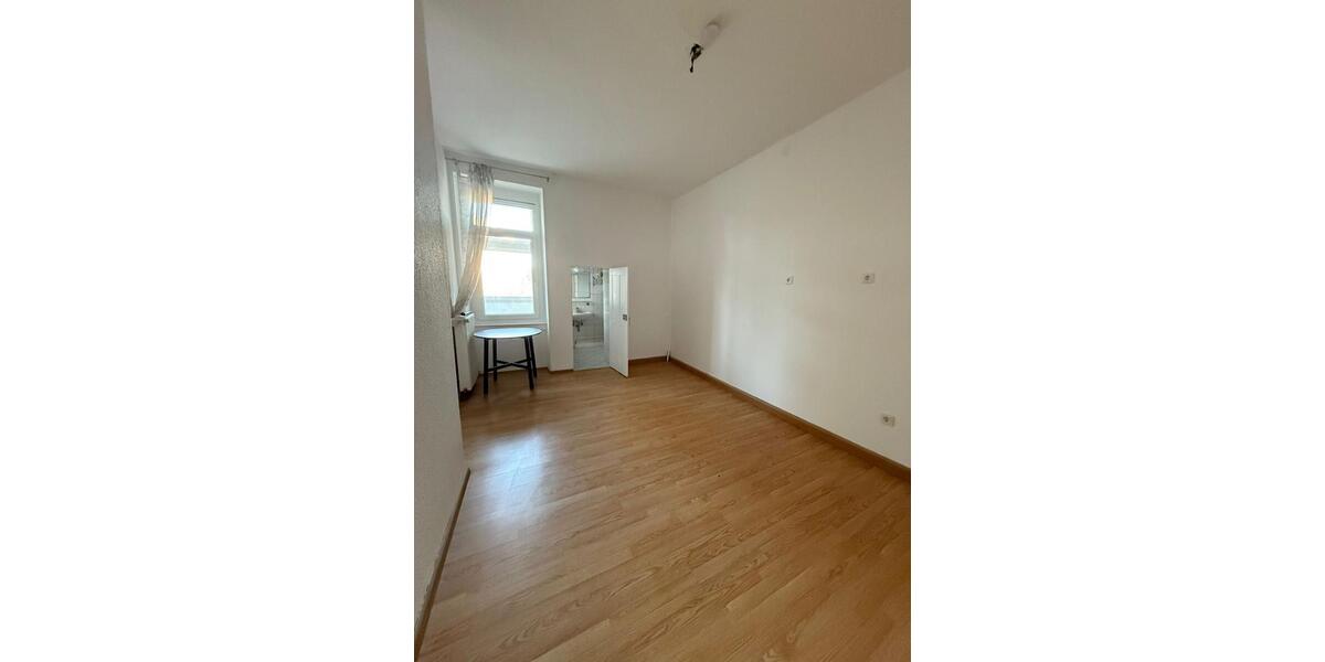 Etagenwohnung Saarbrücken St. Arnual - 3 Zimmer, 98 m&sup2;, 1.200&euro; | Angebot:25638031