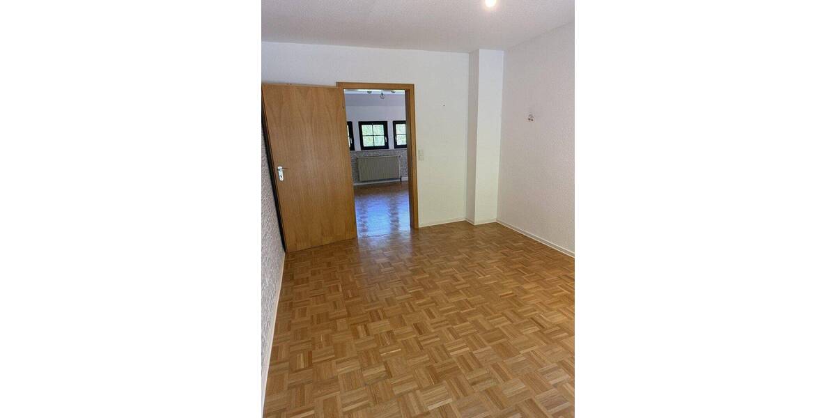 Einfamilienhaus Saarbrücken Dudweiler - 7 Zimmer, 140 m&sup2;, 199.000&euro; | Angebot:26840946
