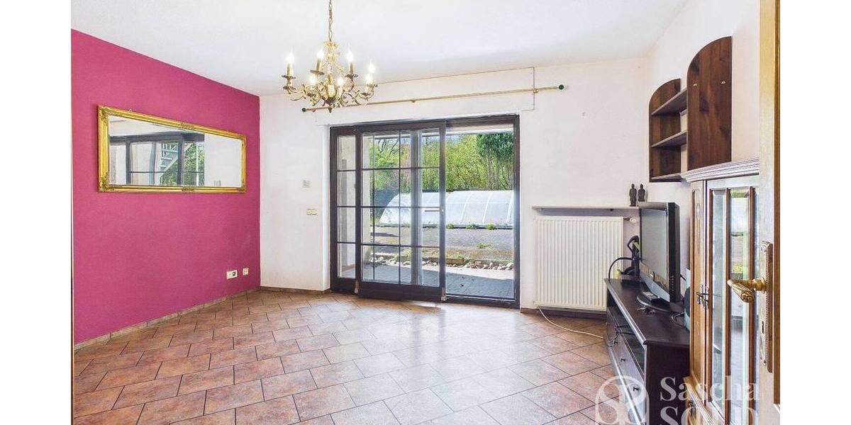 Großzügige Liegenschaft in ruhiger Waldrandlage - Pool, Sauna, Wintergarten, Balkon u. Doppelgarage - Einfamilienhaus Spiesen-Elversberg Elversberg | Angebot:26178654