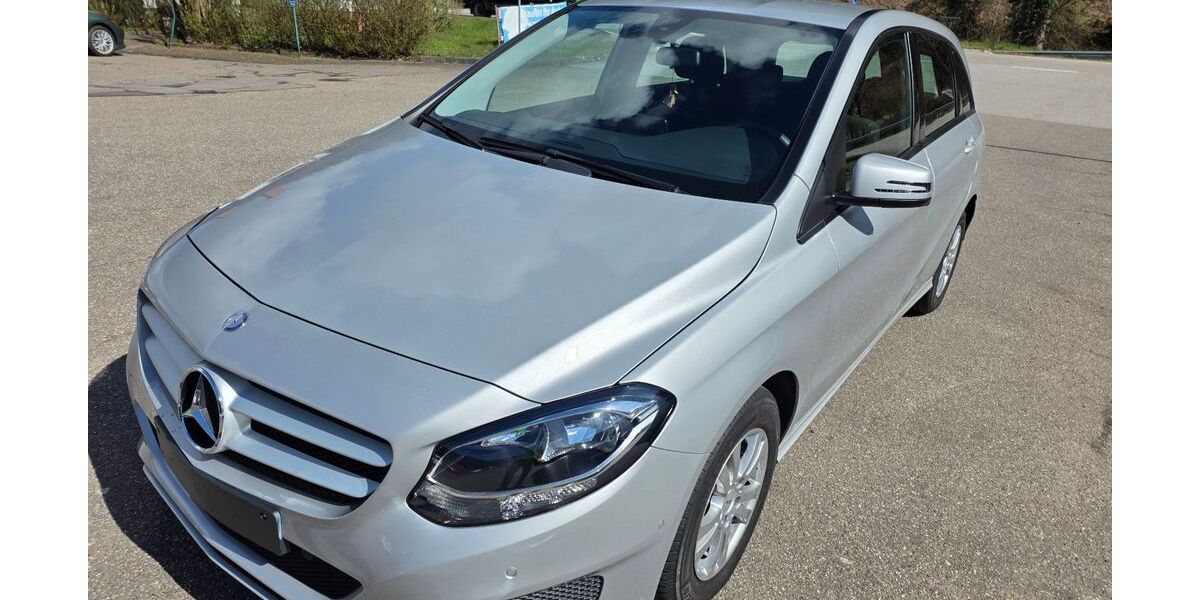 Mercedes-Benz B 180 24.000 km 15.900 &euro; CLAUSEN 66978