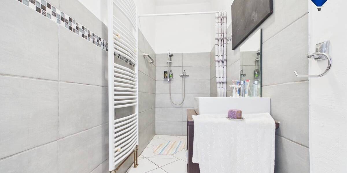 Einfamilienhaus Schiffweiler - 7 Zimmer, 200 m&sup2;, 219.000&euro; | Angebot:26026909