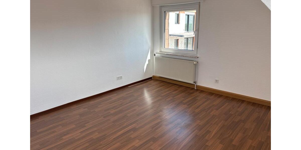 Dachgeschoßwohnung Pirmasens - 2 Zimmer, 50 m&sup2;, 500&euro; | Angebot:26041419