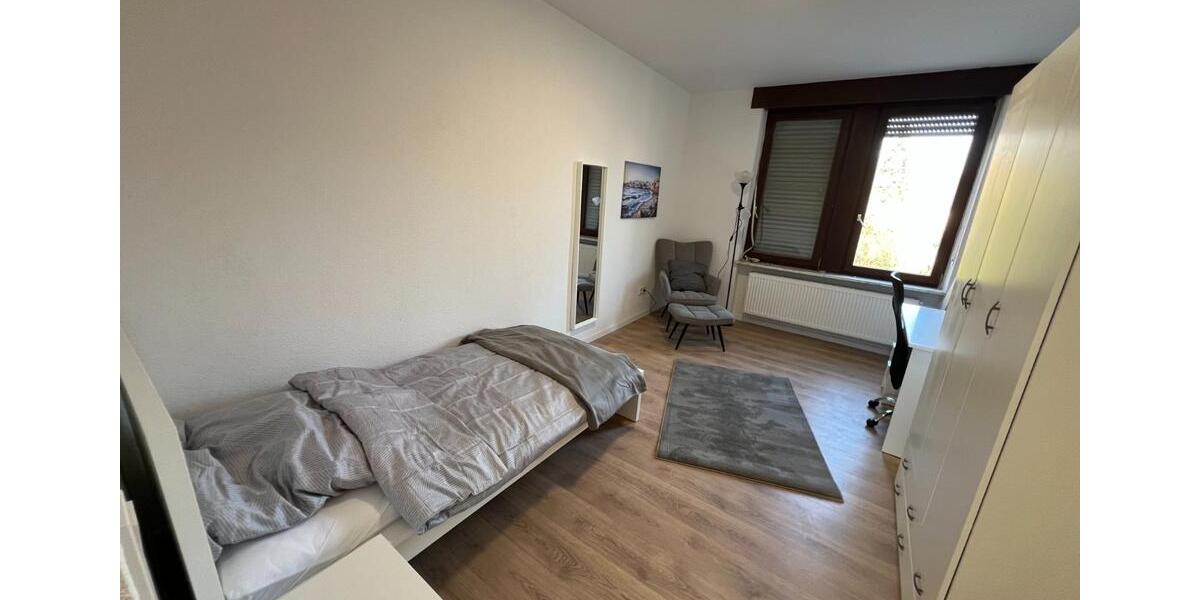 Etagenwohnung Saarbrücken - 4 Zimmer, 85 m&sup2;, 400&euro; | Angebot:25095294