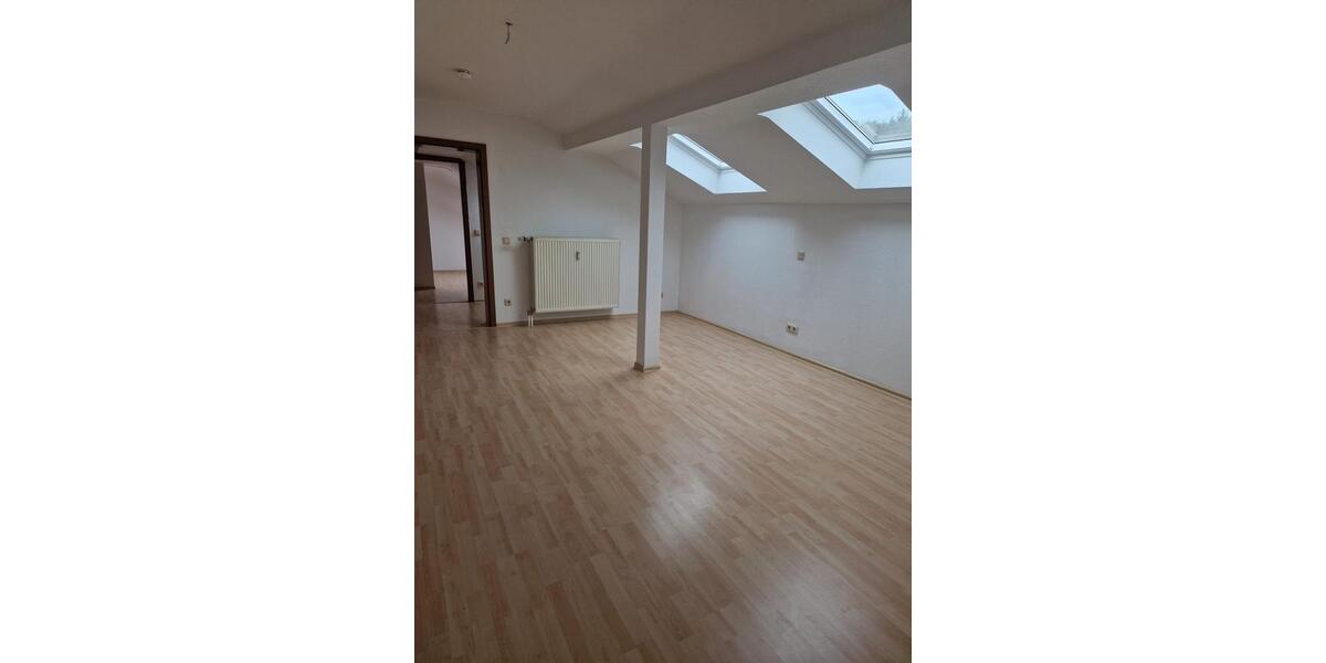 Dachgeschoßwohnung Saarbrücken Kieselhumes - 3.5 Zimmer, 115 m&sup2;, 995&euro; | Angebot:25973610
