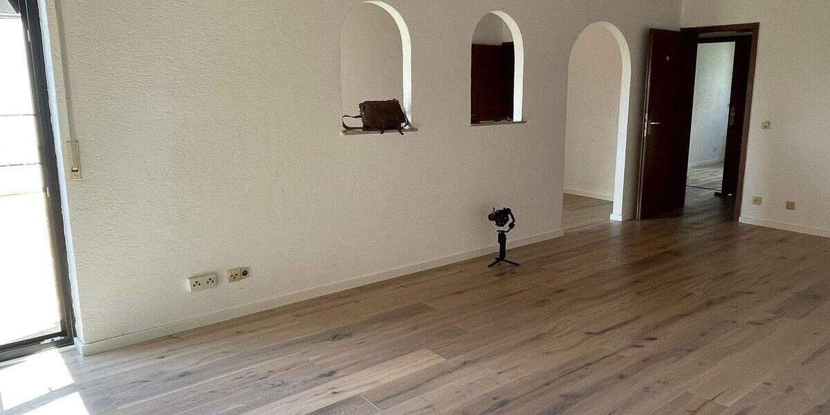 Etagenwohnung Saarbrücken Schafbrücke - 4 Zimmer, 95 m&sup2;, 229.000&euro; | Angebot:25905876