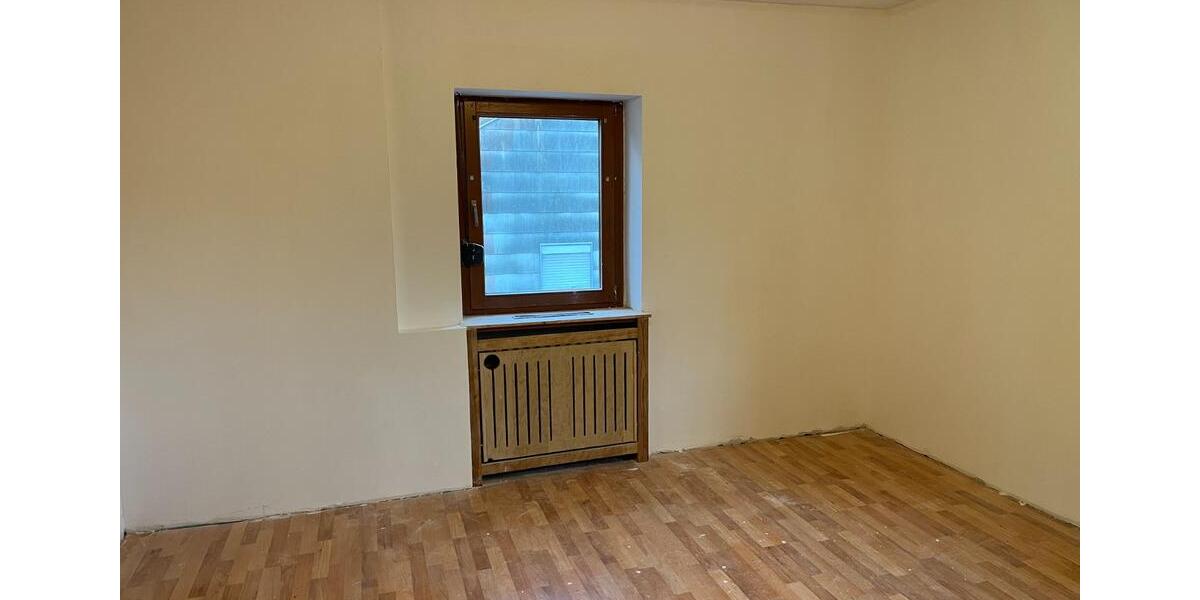 Hochparterre Saarbrücken Brebach-Fechingen - 3 Zimmer, 80 m&sup2;, 149.000&euro; | Angebot:25327206