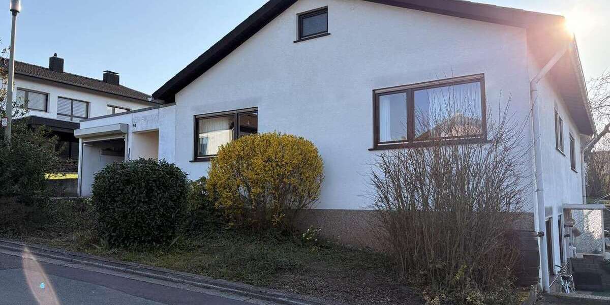 Einfamilienhaus Schiffweiler - 4.5 Zimmer, 165 m&sup2;, 270.000&euro; | Angebot:26099963