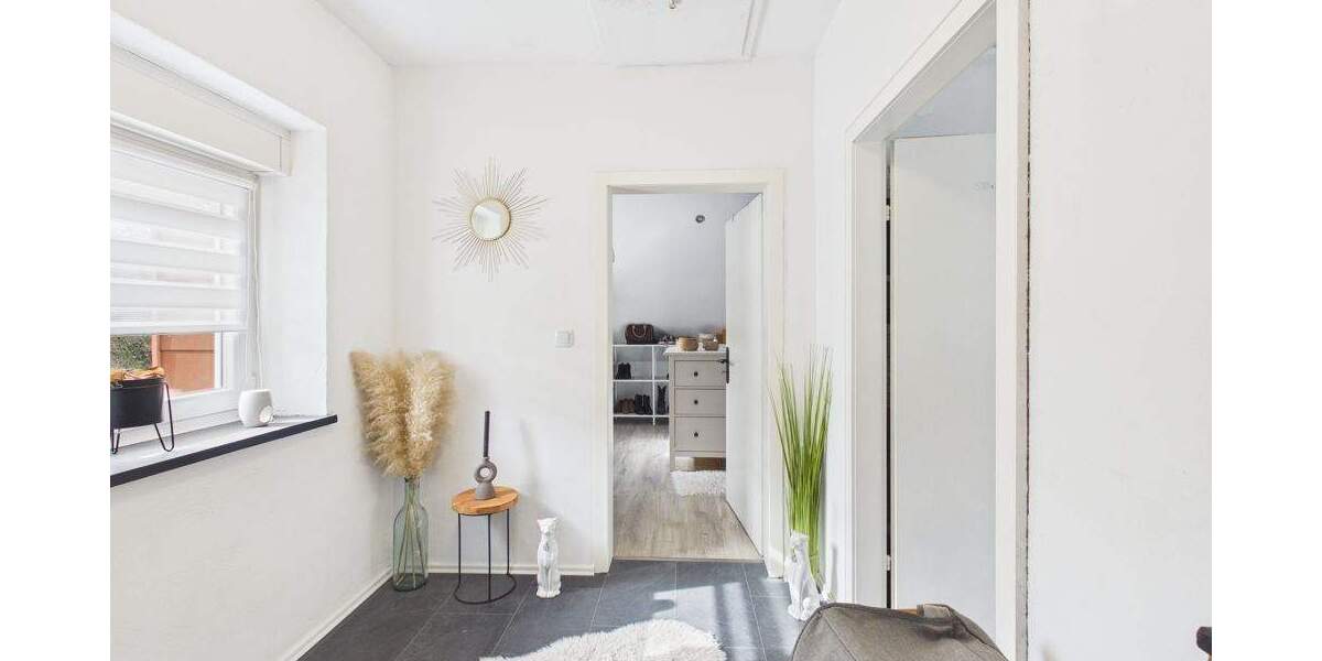 Doppelhaushälfte Schiffweiler - 5 Zimmer, 111 m&sup2;, 160.000&euro; | Angebot:25835461