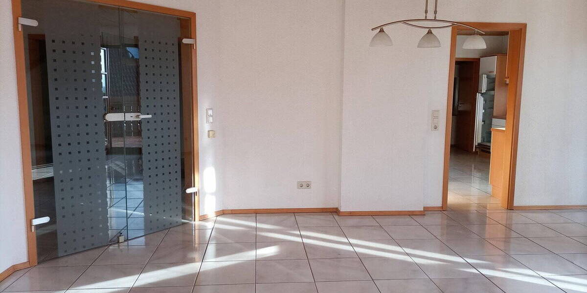 Etagenwohnung Ramstein-Miesenbach Miesenbach - 3 Zimmer, 118 m&sup2;, 260.000&euro; | Angebot:26595215