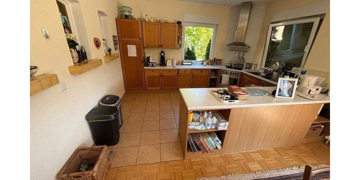 Etagenwohnung Saarbrücken Malstatt - 4 Zimmer, 130 m&sup2;, 1.200&euro; | Angebot:26189264