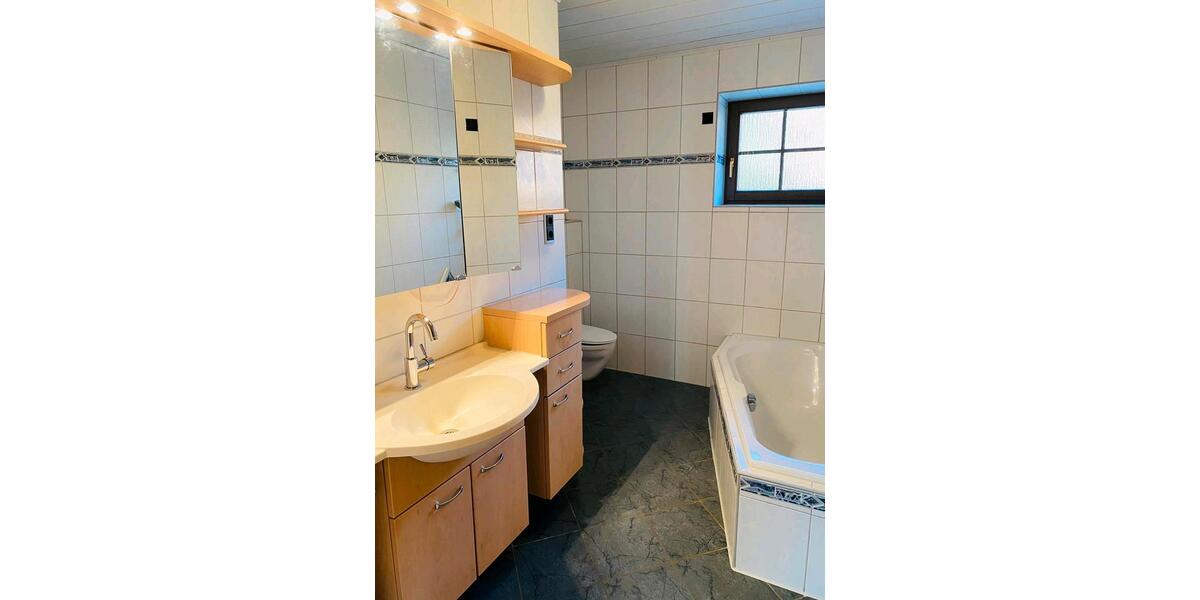 Einfamilienhaus Weilerbach - 8 Zimmer, 226 m&sup2;, 1.900&euro; | Angebot:25307721