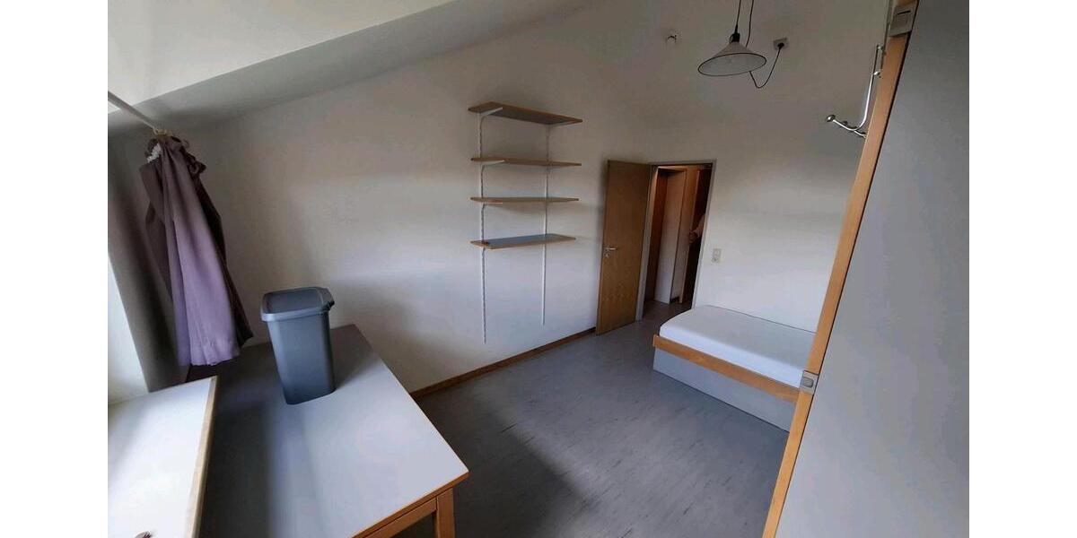 Dachgeschoßwohnung Homburg - 1 Zimmer, 17 m&sup2;, 272&euro; | Angebot:25217558