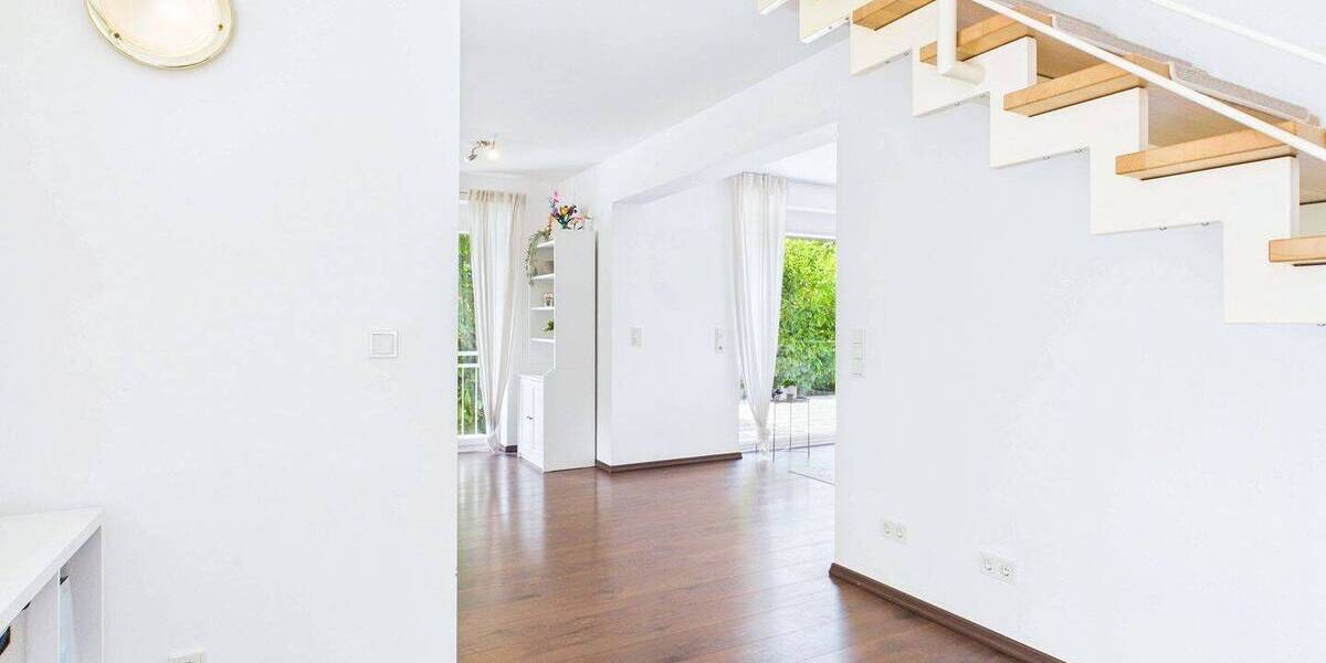 Großzügiges und hochwertiges Familiendomizil mit Kamin, Garten und moderner Energietechnik - Einfamilienhaus Waldmohr | Angebot:26676150