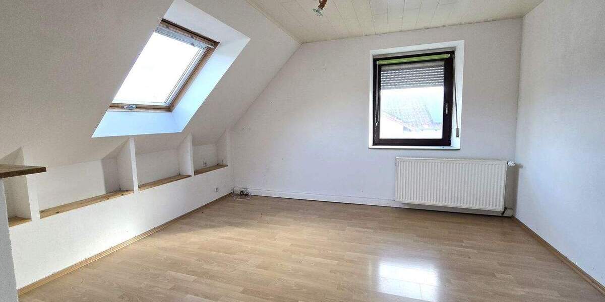 Einfamilienhaus Mandelbachtal Heckendalheim - 8 Zimmer, 180 m&sup2;, 259.000&euro; | Angebot:25677418