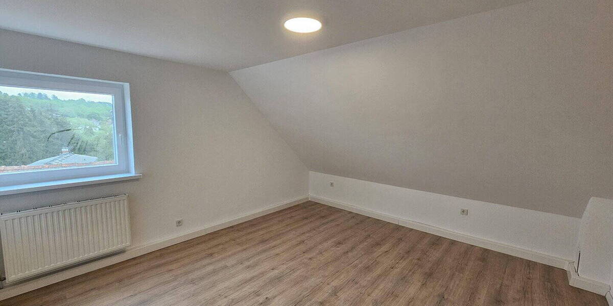 Etagenwohnung Schiffweiler - 3 Zimmer, 57 m&sup2;, 570&euro; | Angebot:26627744