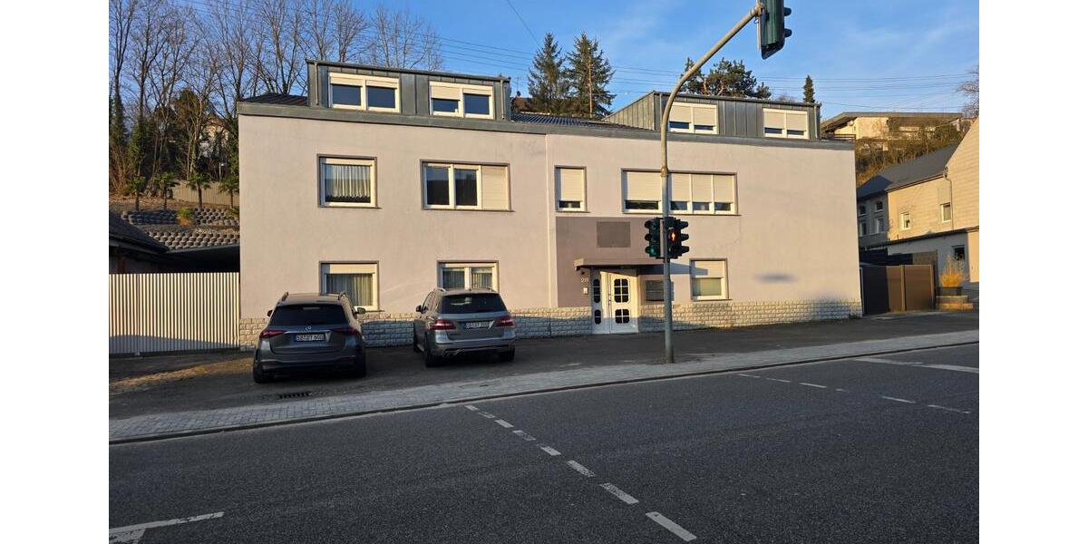 Etagenwohnung Saarbrücken Brebach-Fechingen - 8 Zimmer, 285 m&sup2;, 395.000&euro; | Angebot:26050619