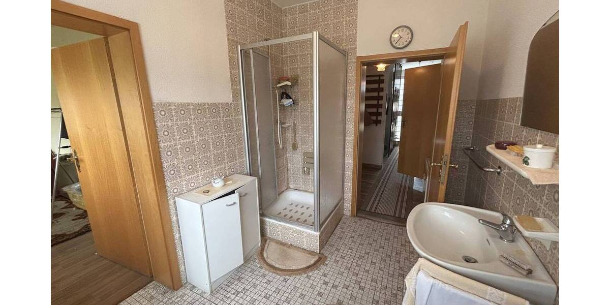 Mehrfamilienhaus, Wohnhaus Thaleischweiler-Fröschen / Thalfröschen Thalfröschen - 6 Zimmer, 219 m&sup2;, 199.000&euro; | Angebot:25684592