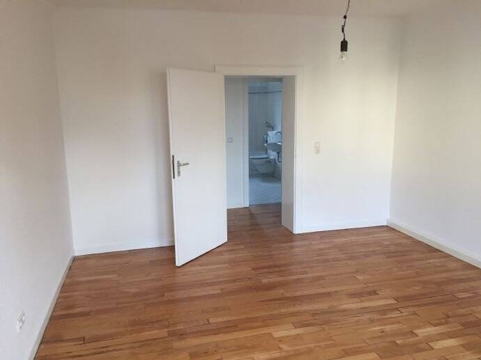 Etagenwohnung Saarbrücken Alt-Saarbrücken - 4 Zimmer, 110 m&sup2;, 955&euro; | Angebot:25726950
