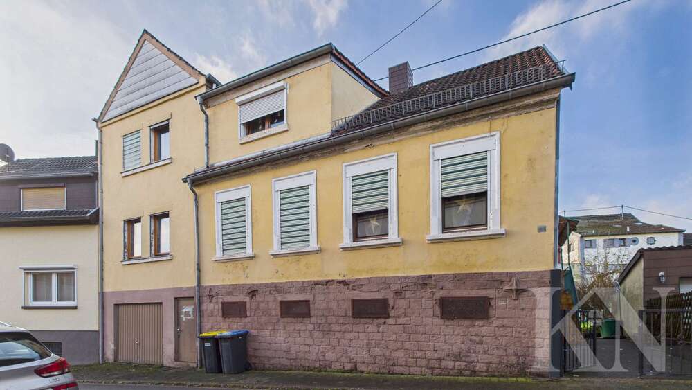 Einfamilienhaus Schiffweiler - 9 Zimmer, 165 m&sup2;, 115.000&euro; | Angebot:25293700