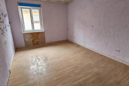 ObjNr:19582 - Renovierungsbedürftiges 4 Fam.-Mehrfamilienhaus in zentraler Lage - Haus Pirmasens Fehrbach | Angebot:17823307