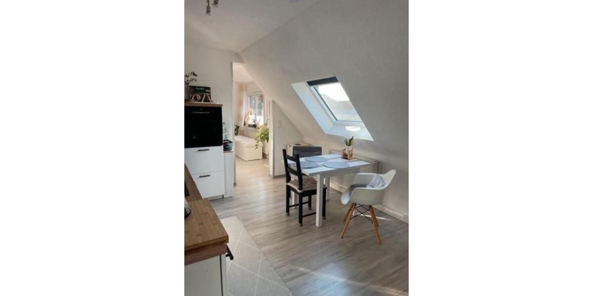 Dachgeschoßwohnung Homburg - 4 Zimmer, 110 m&sup2;, 950&euro; | Angebot:25989372