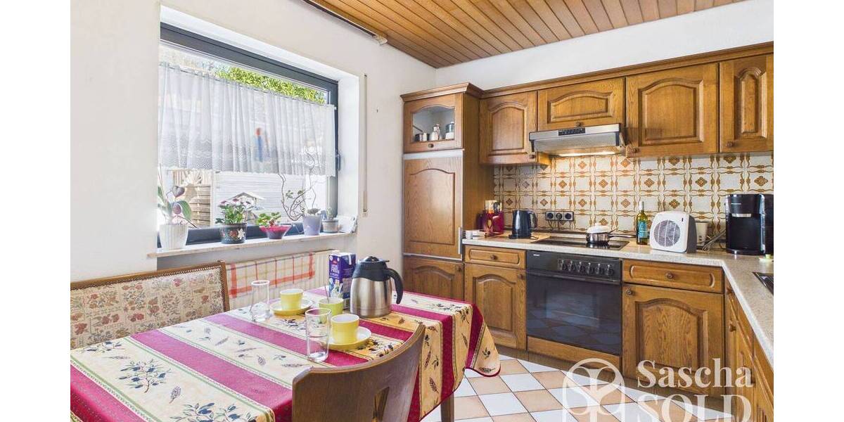 Großes Einfamilienhaus in begehrter Lage von Oberwürzbach, St. Ingbert mit Terrasse und Südbalkon - Einfamilienhaus Sankt Ingbert Oberwürzbach | Angebot:26161394