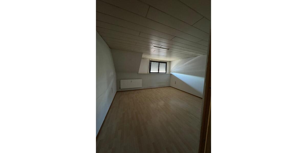 Etagenwohnung Blieskastel - 4 Zimmer, 140 m&sup2;, 780&euro; | Angebot:19721002