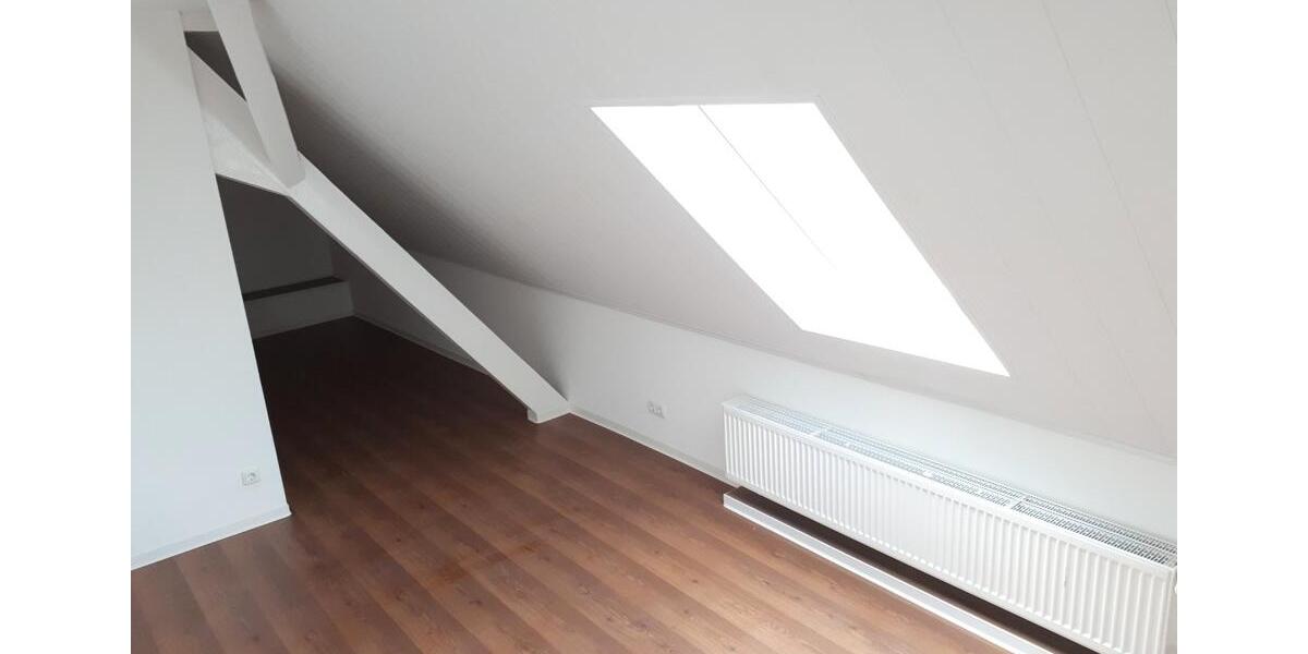 Dachgeschoßwohnung Bexbach - 4 Zimmer, 90 m&sup2;, 650&euro; | Angebot:26025748