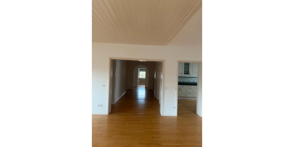 Etagenwohnung Illingen - 5 Zimmer, 135 m&sup2;, 1.495&euro; | Angebot:25329305