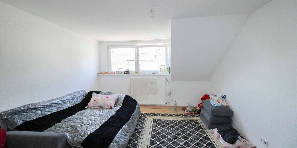 Einfamilienhaus Saarbrücken Burbach - 7 Zimmer, 148 m&sup2;, 230.000&euro; | Angebot:26920563