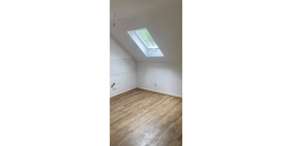 Etagenwohnung Saarbrücken Scheidt - 3 Zimmer, 97 m&sup2;, 685&euro; | Angebot:25667071