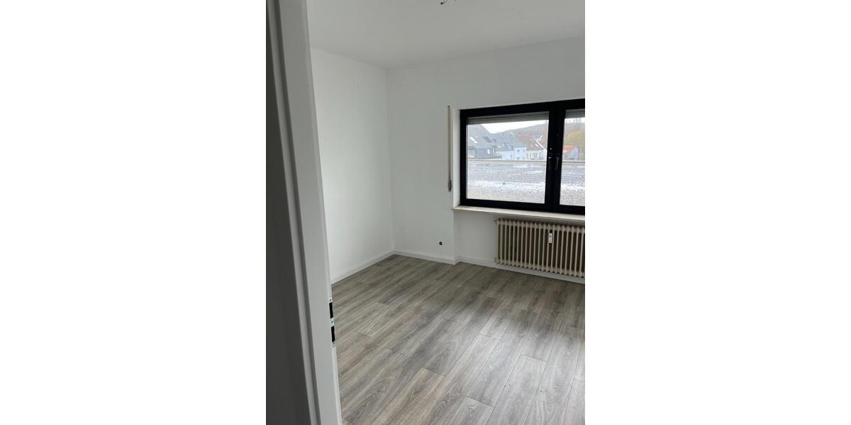 Etagenwohnung Saarbrücken Dudweiler - 6 Zimmer, 108 m&sup2;, 780&euro; | Angebot:25870378
