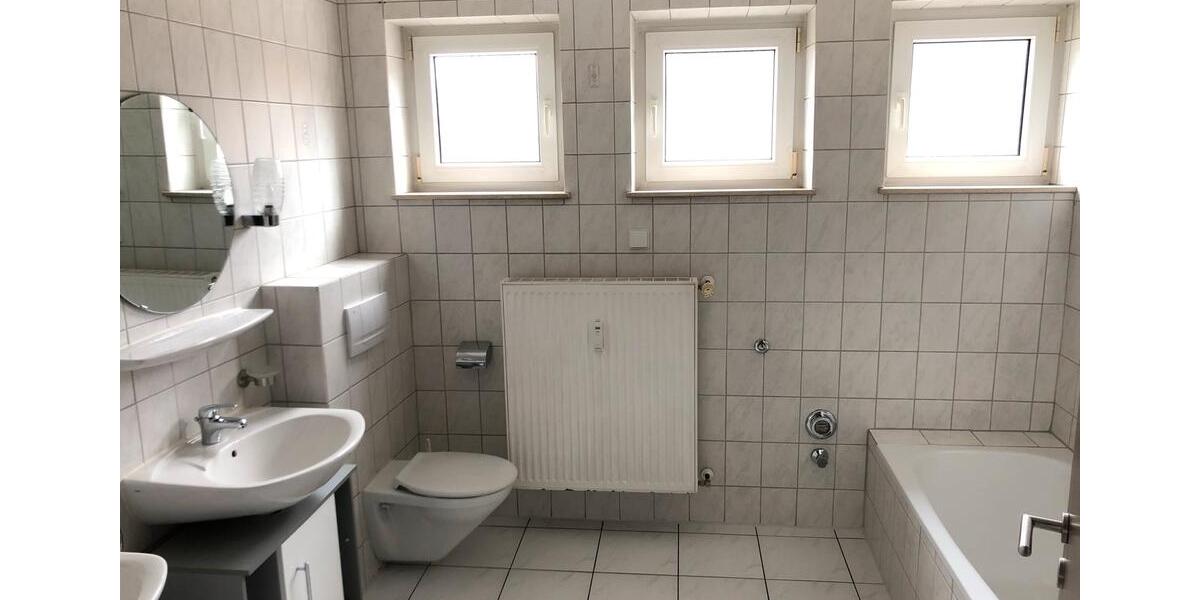 Etagenwohnung Queidersbach - 3.5 Zimmer, 106 m&sup2;, 895&euro; | Angebot:25422550