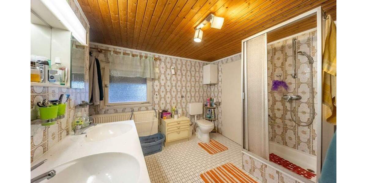 Einfamilienhaus Dellfeld - 8 Zimmer, 214 m&sup2;, 165.000&euro; | Angebot:25691422