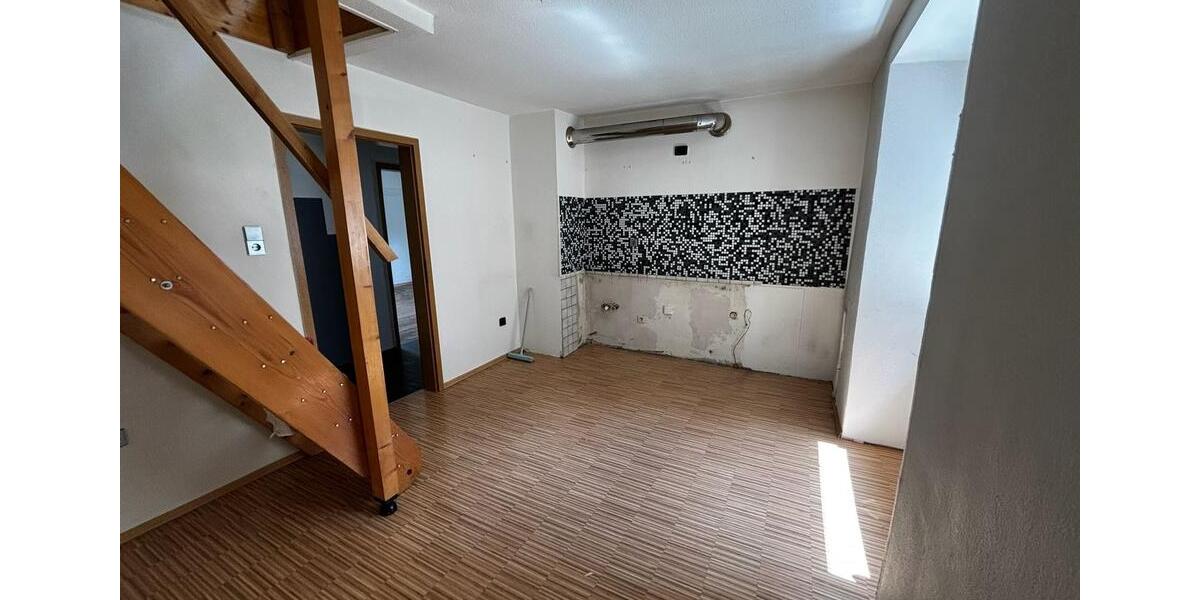 Etagenwohnung Pirmasens - 3 Zimmer, 105 m&sup2;, 750&euro; | Angebot:25787771