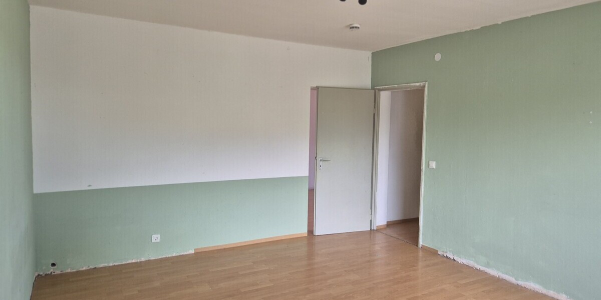 Investoren-Chance & Selbstnutzer-Traum: 3-Zimmer-Sanierungsobjekt in Sulzbach mit Loggia - Etagenwohnung Sulzbach/Saar Saar | Angebot:27270940